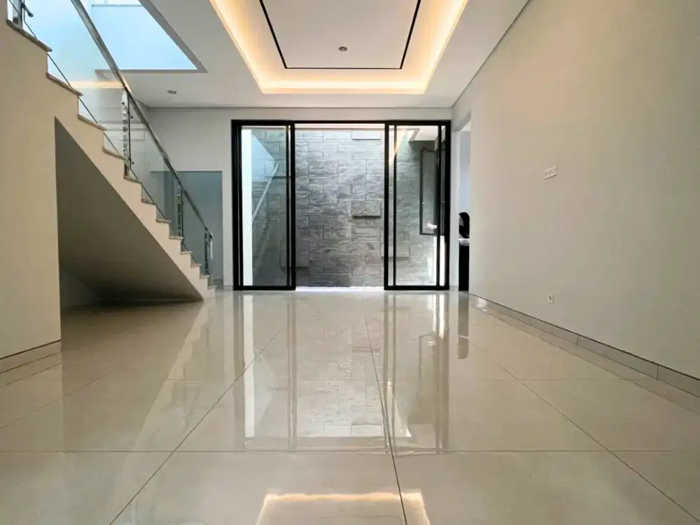 Dijual Rumah Woodland 2LT 4KT LT153m Dekat Gwalk dan Pakuwon Mall Surabaya Barat