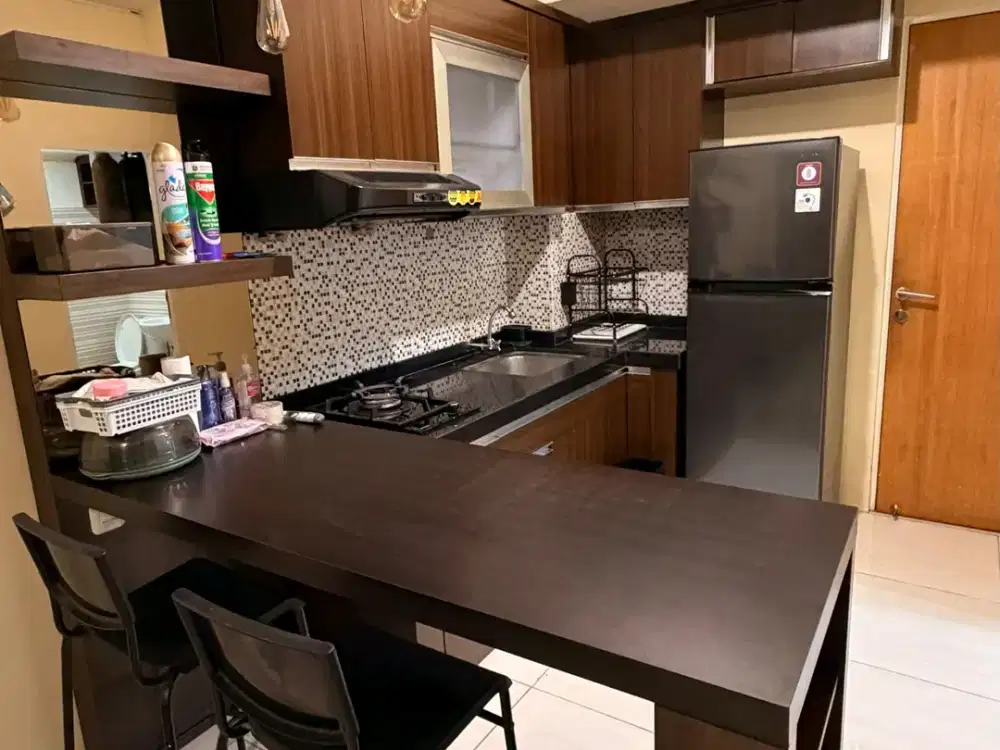 Disewakan Apartemen Puncak Bukit Golf Tower B 2BR LT23 Full Furnish Dekat Pakuwon Mall Surabaya Barat