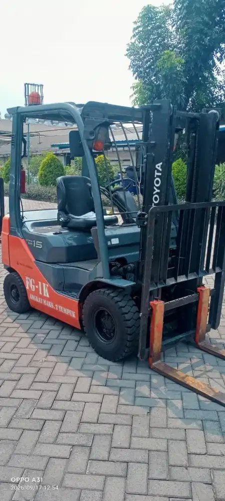 Forklift dijual 1.5 ton Bekas