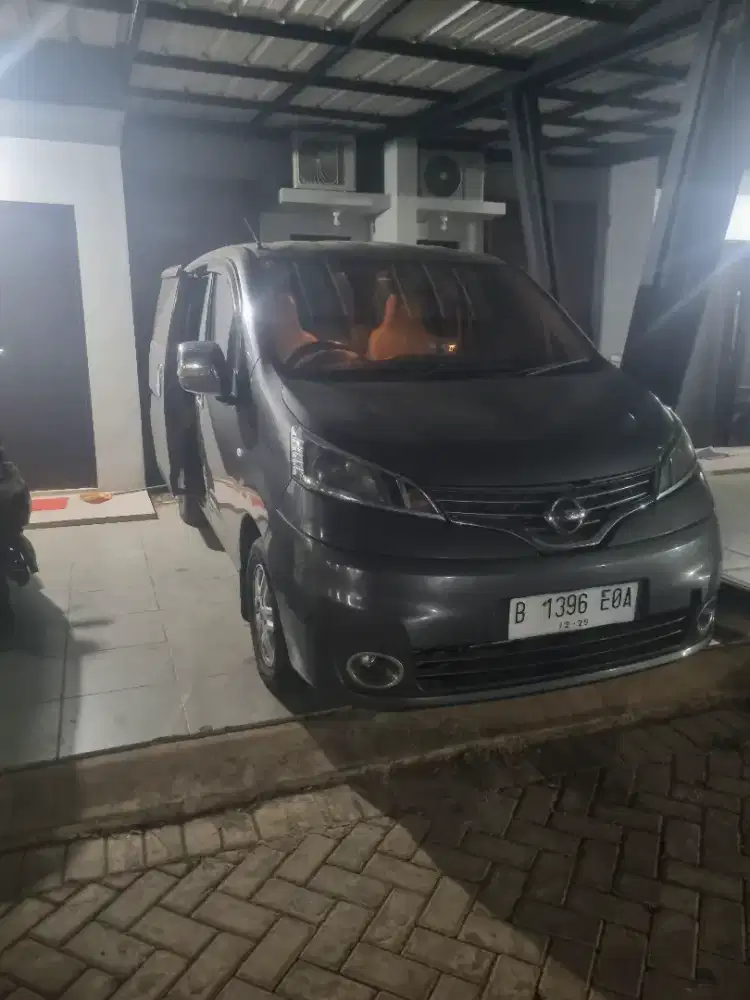 69 juta aja Nissan Evalia 2014 SV MT
