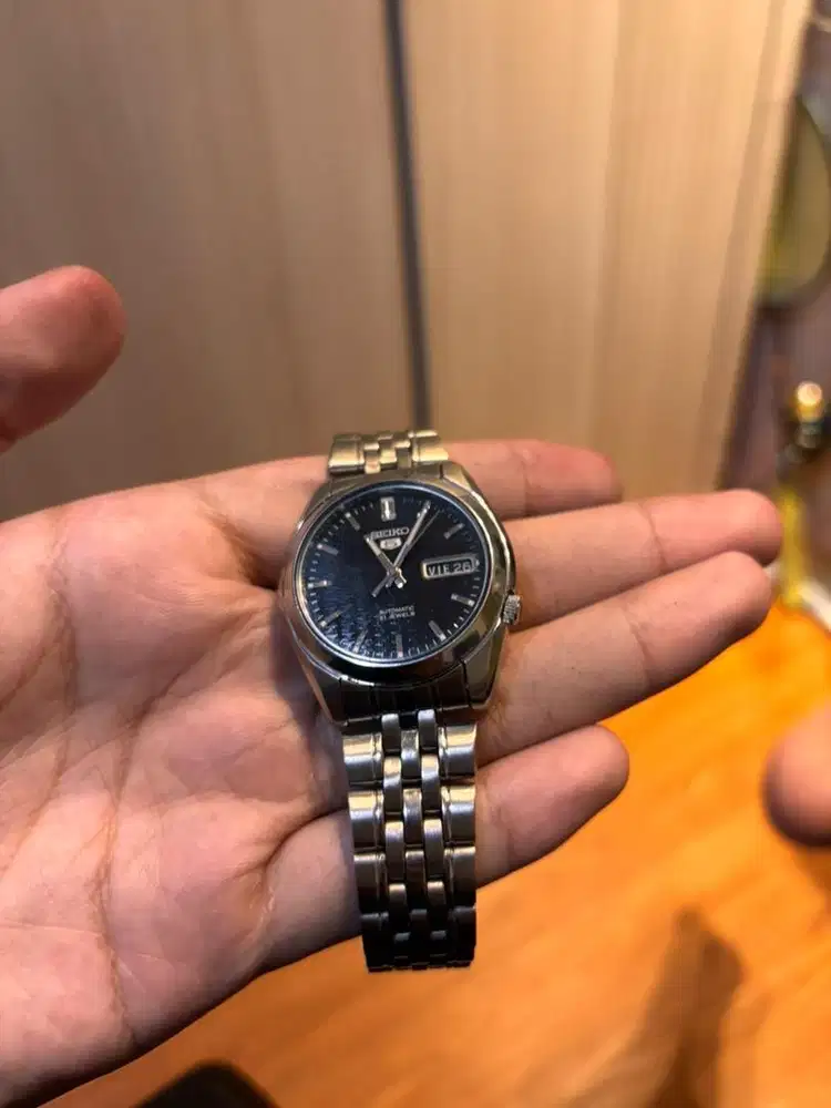 SEIKO 5 automatic