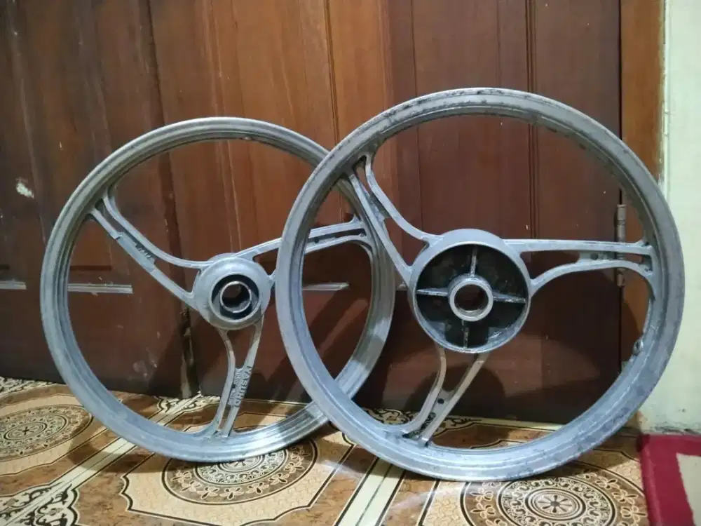 Vleg Yasuho Palang Tiga