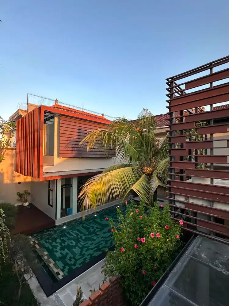 DI JUAL VILLA MEWAH BARU DI SARIDANA CARGO, DENPASAR - BALI