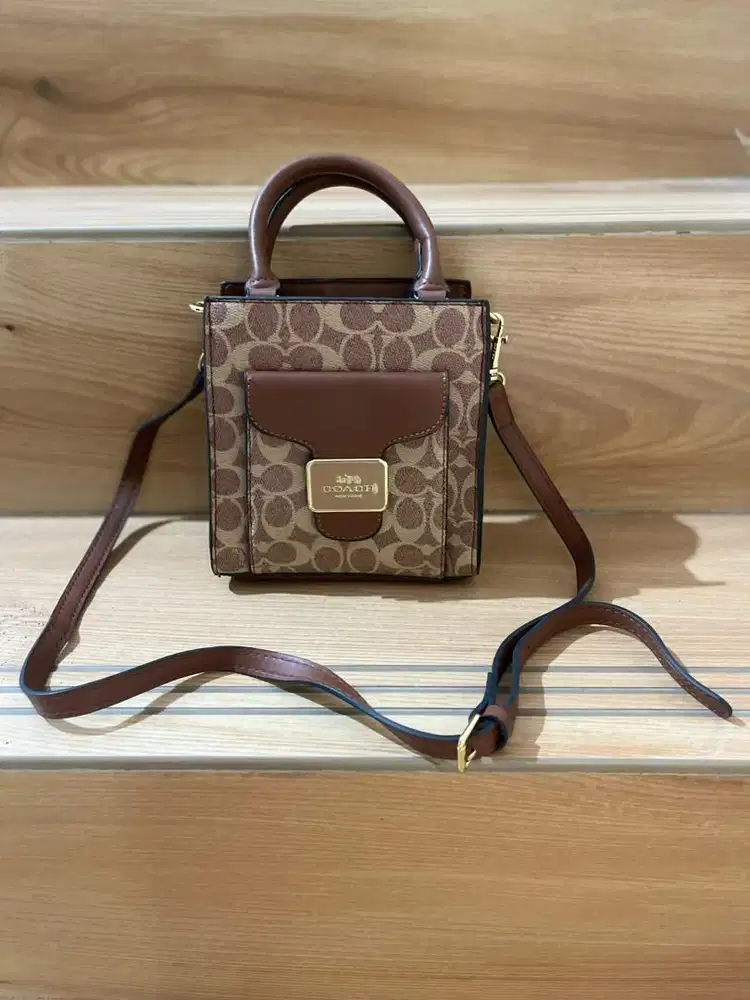 Tas coach preloved