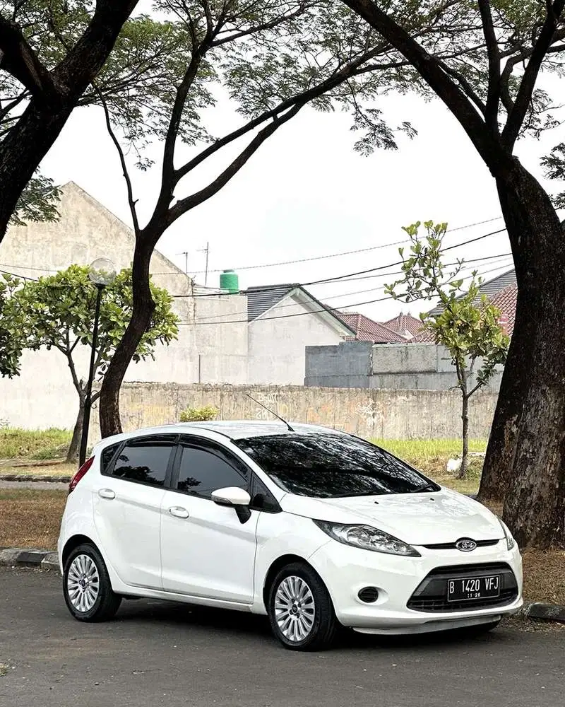 Ford Fiesta trend 1.4 a/t 2011