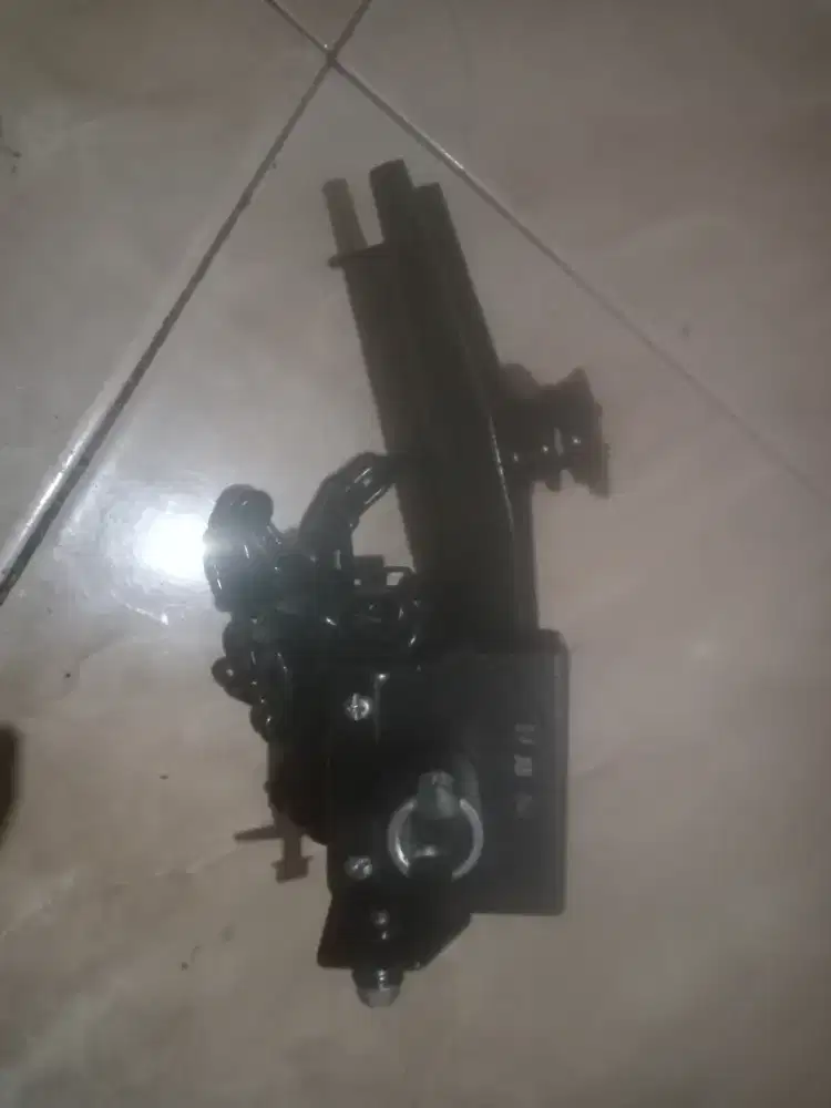 Gantungan ban serep Isuzu nmr