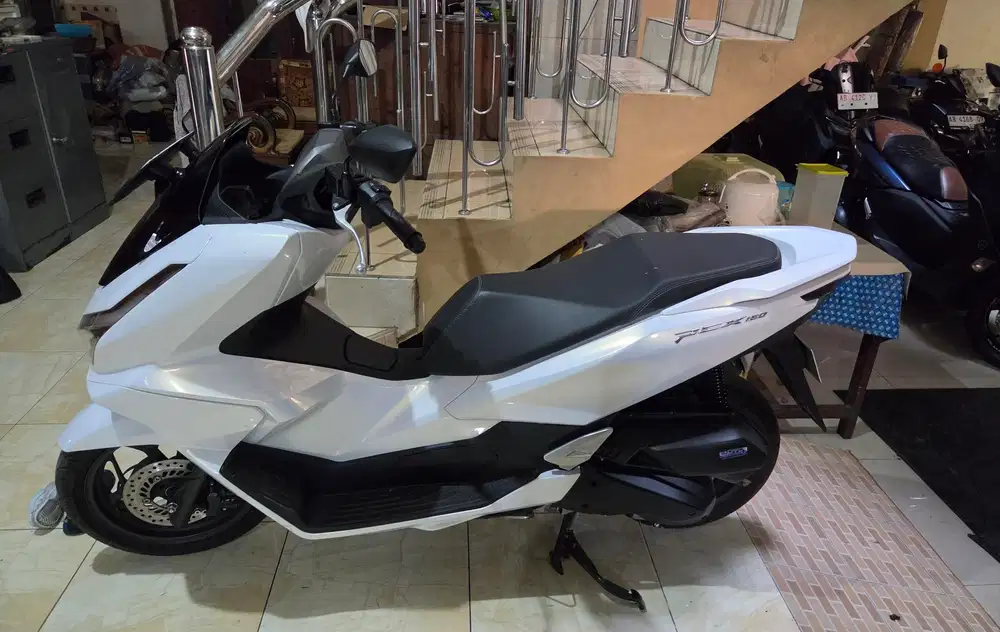 Pcx 160 cbs putih 2025 Gbm kredit // tunai