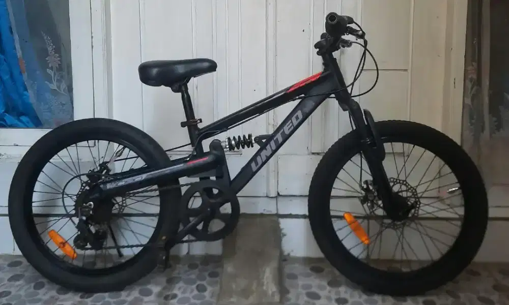 Sepeda MTB ukuran 20 merk united