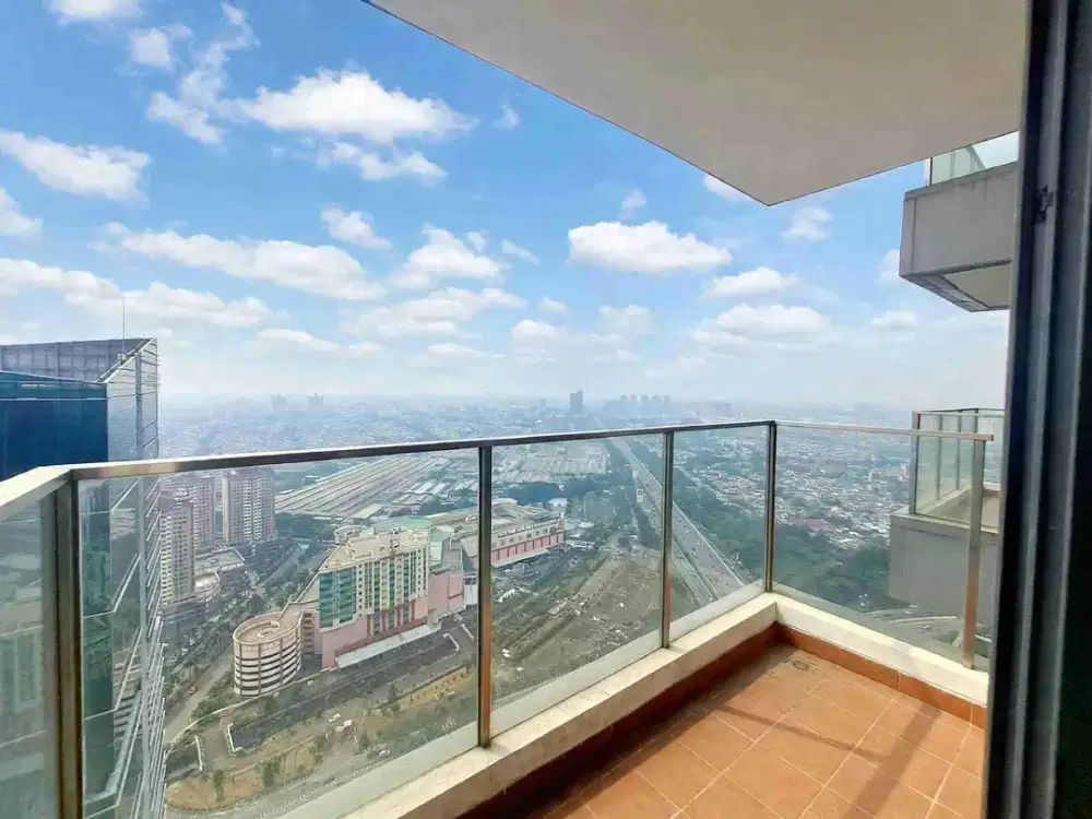 Holland Village 2BR 118M2 Private Lift Pet Friendly ITC Cempaka Putih