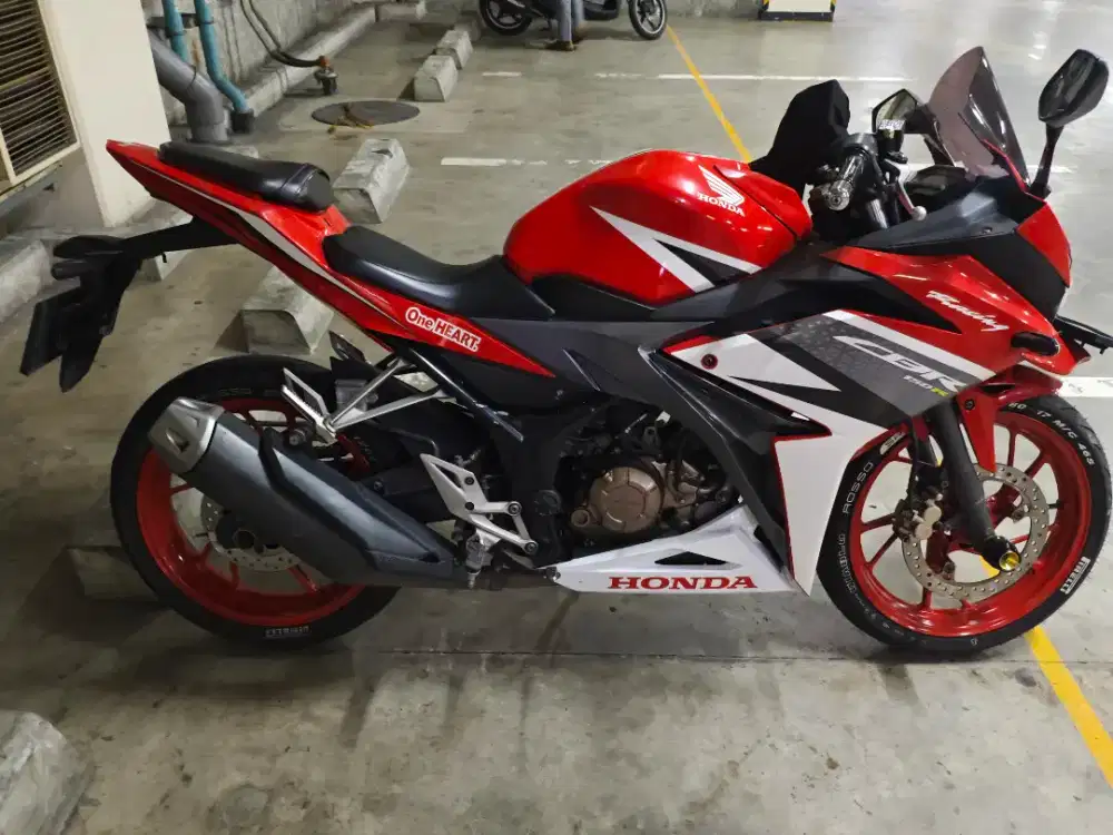 Honda CBR 150R Facelift 2017 – Kondisi Siap Pakai, Surat Lengkap