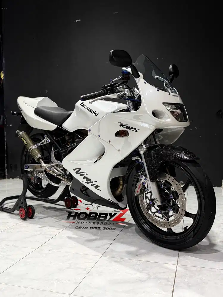 Kawasaki ninja zx 150 RR 2010 albino modif kontes hedon rata kanan