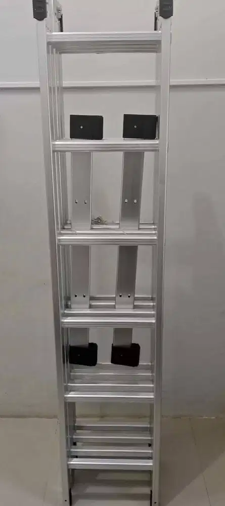 Tangga lipat Krisbow
