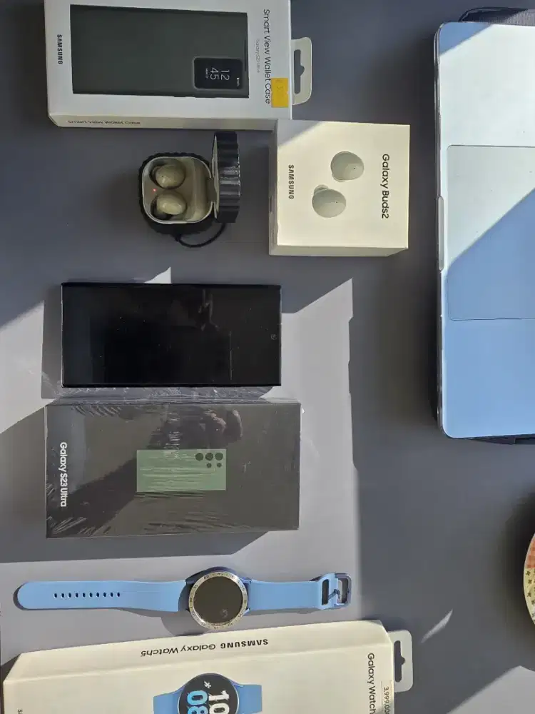 Samsung: S23 Ultra 12/256 + Galaxy Watch 5 + Buds 2 (Fullset Mulus)