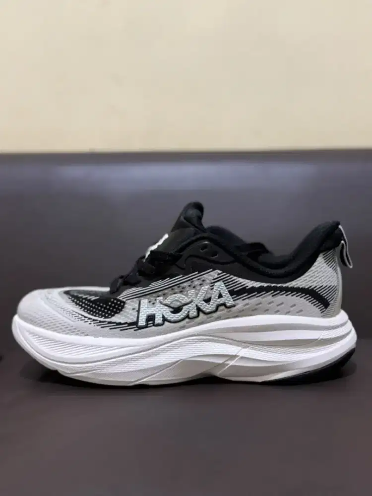 Sepatu Hoka skyflow (38) sport/school