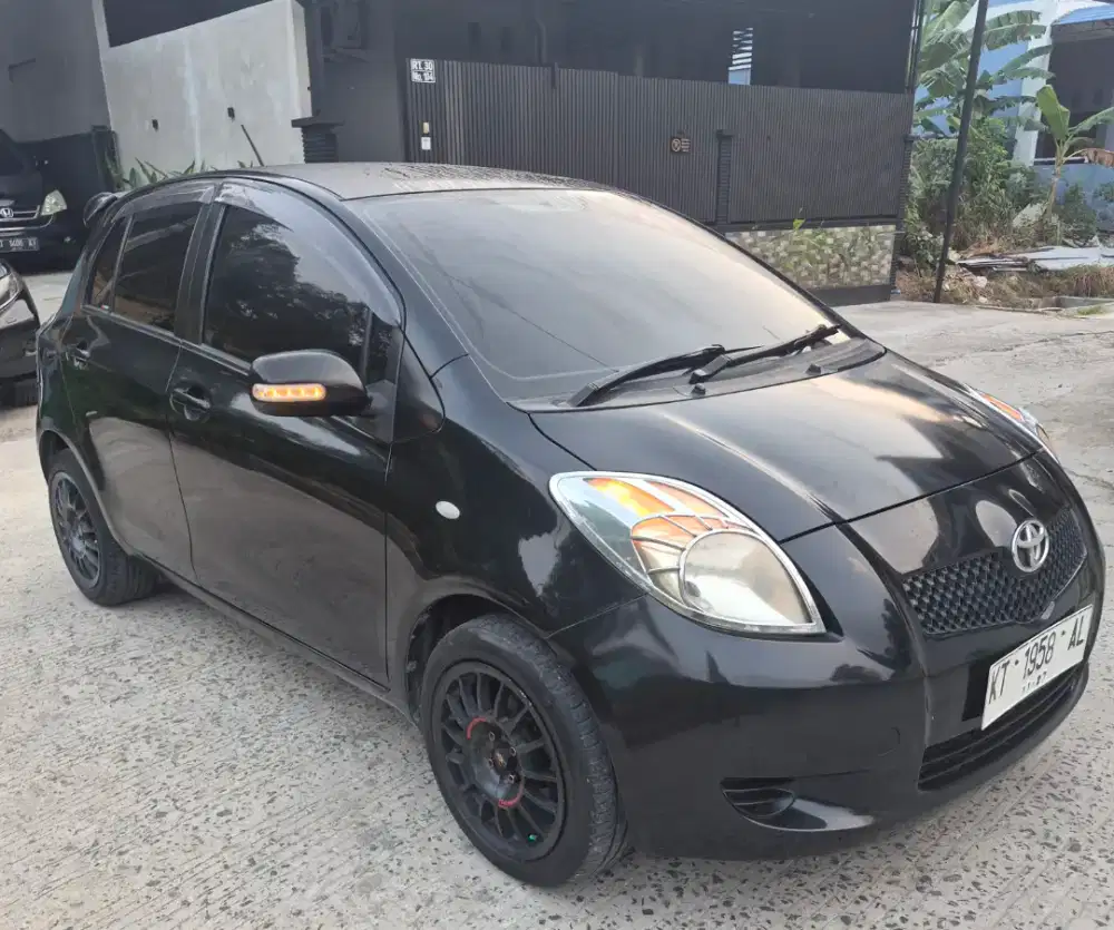 Yaris type e manual 2007 km 95 rb.