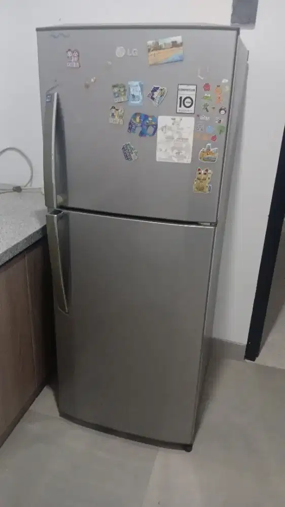 Di jual kulkas LG
