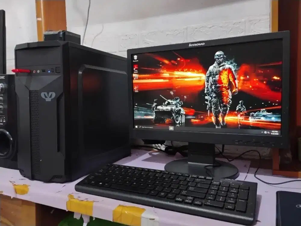 Pc gaming roblox / intel gen4 + ram 8gb + monitor 19inch siap pakai