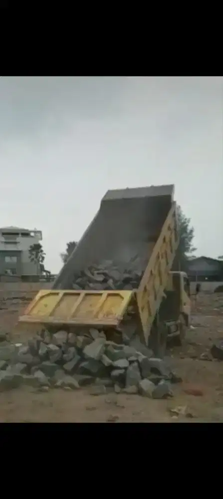 Jual Pasir & Batu Split 7.2 kubik per truck