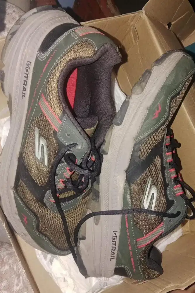 Sepatu Go Run Trail