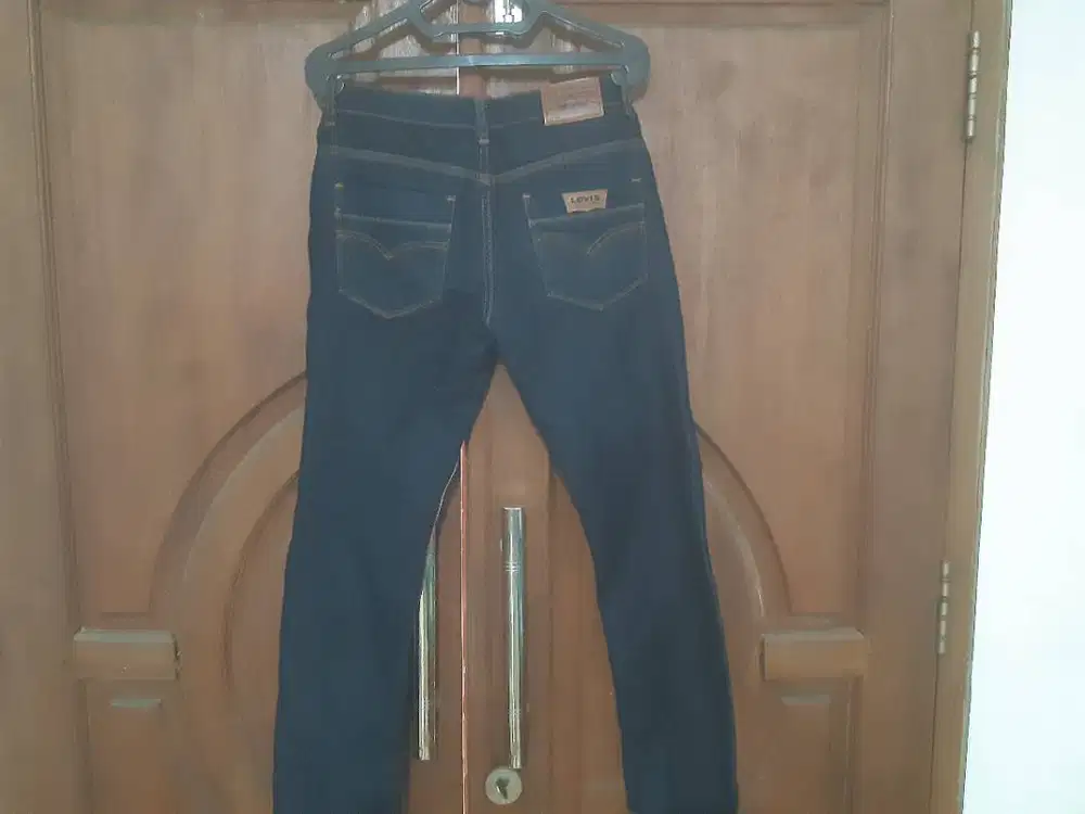 Celana Levis merek Levi Strauss & CO. Size (WL)