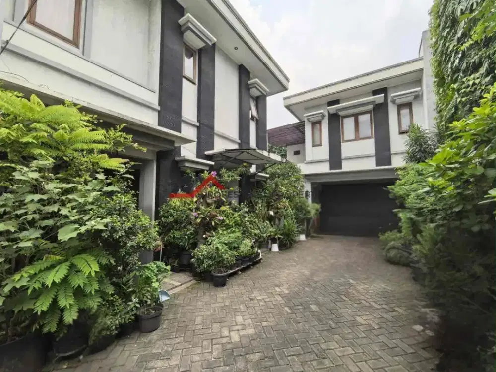 Rumah Minalis Dalam Town House Di Kemang Jakarta Selatan