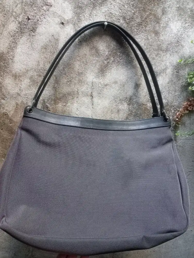 BALLY Tote bag,masih sangat bagus,Bahan Canvas dan Kulit asli