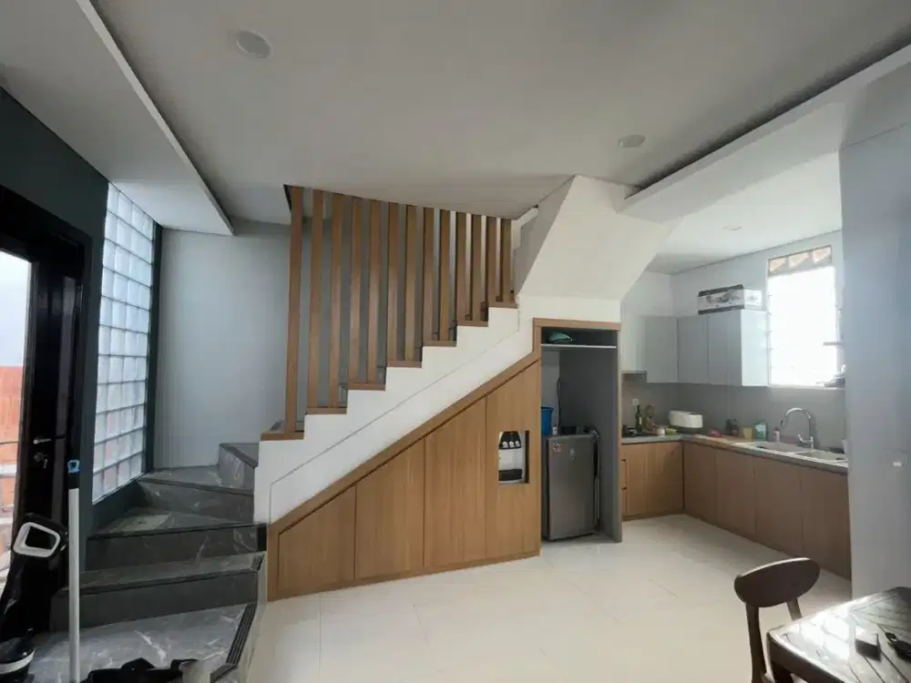 Rumah 2 Lantai Furnished di Podomoro Park Buah Batu Dkt Telkom SHM