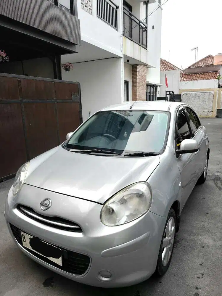 Nissan March 2011 Bensin