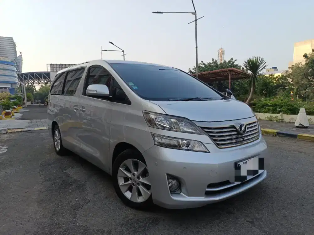 Toyota Vellfire V Premium Sound AT 2011 km rendah service record