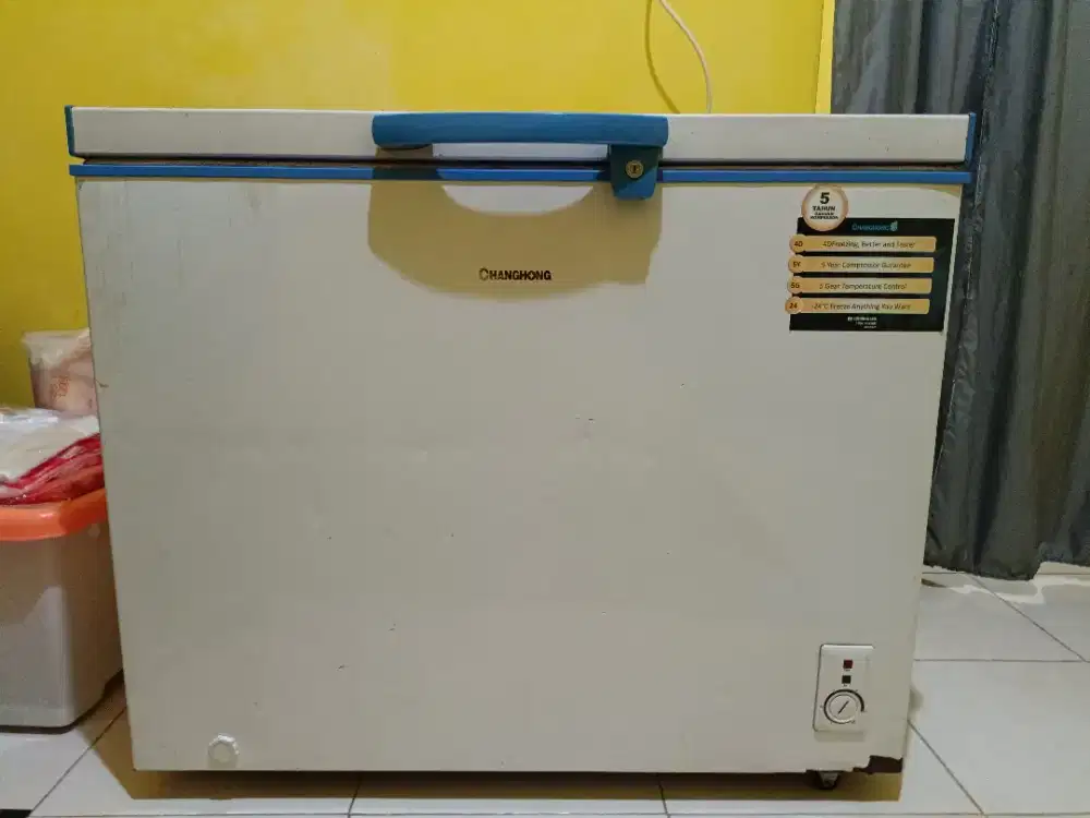Dijual Freezer Box merk CHANGHONG 197 Liter