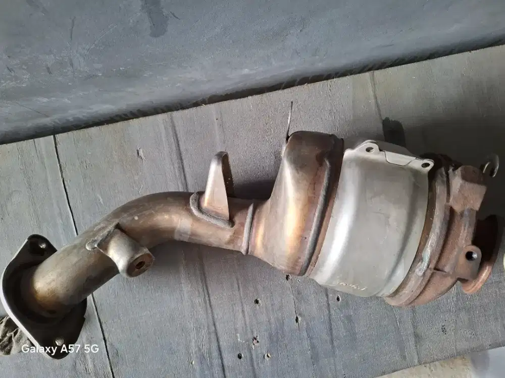 Downpipe original innova reborn