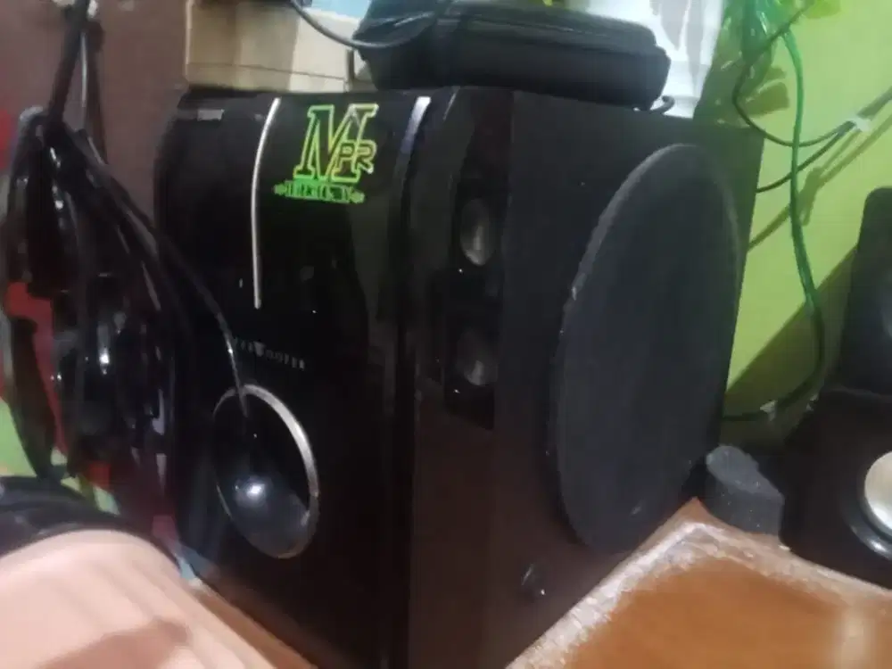 Dijual speaker aktif lengkap merek Polytron