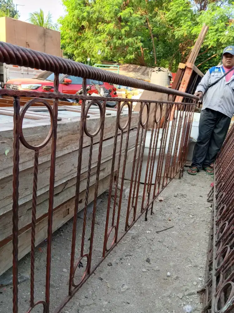Railing balkon besi tempa Antik tinggi 90 cm