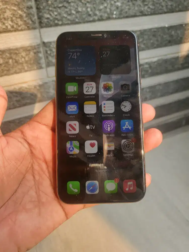 Jual cepat iphone xs 64gb fullset