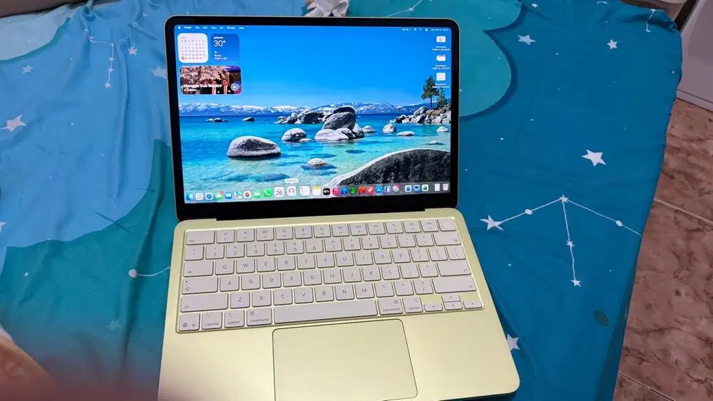 Macbook Neo Citrus 8/512Gb Like New