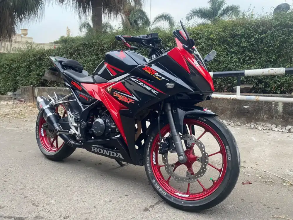 CBR 150 tahun 2018 cakep
