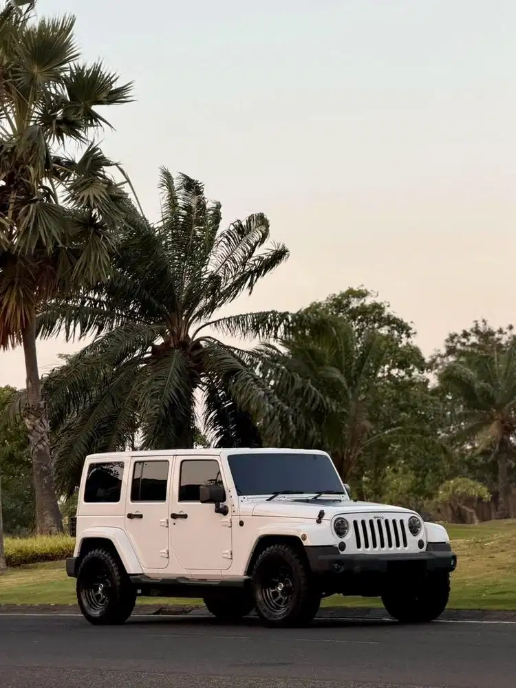 KM 70rb! CASH! Jeep Wrangler JK Sahara 3.6 Pentastar AT Pajak Hidup !