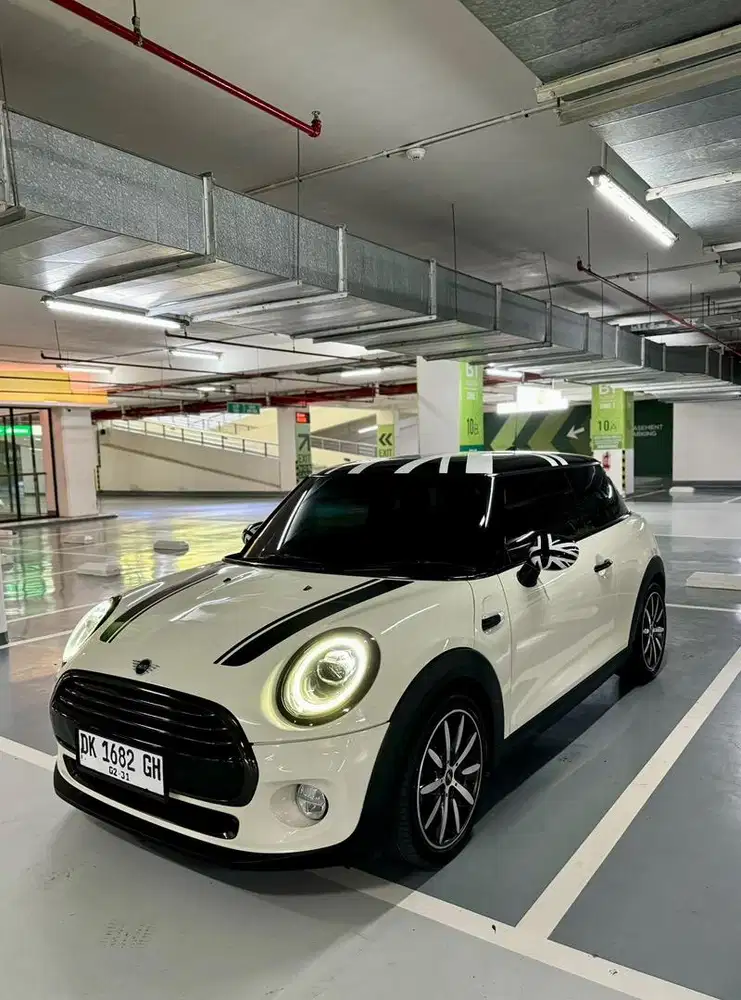 MINI COOPER 2018 LOW KM