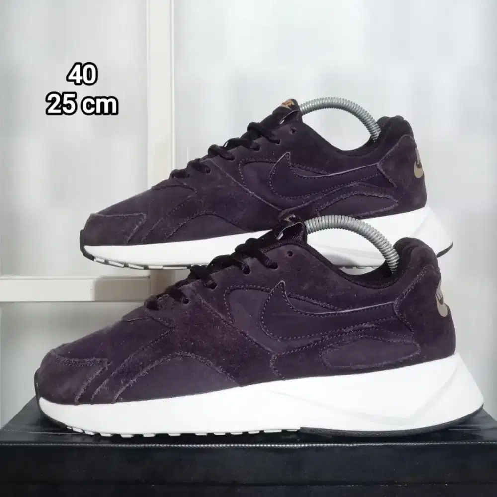 Nike Pantheos Burgundy Suede