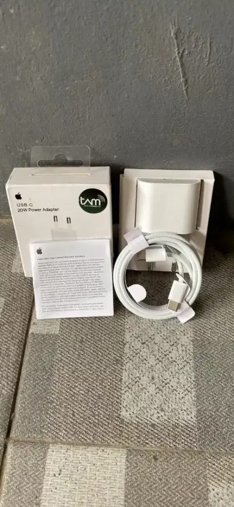Charger iPhone original 20W C to C