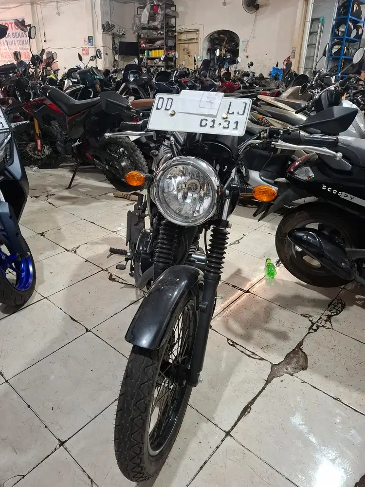 Kawasaki W 175cc 2025 Hitam