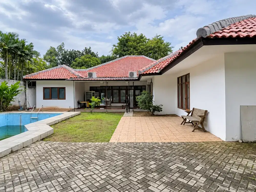 Rumah Mewah LT 1.063 m² 5 KT di Kemang Jakarta Selatan