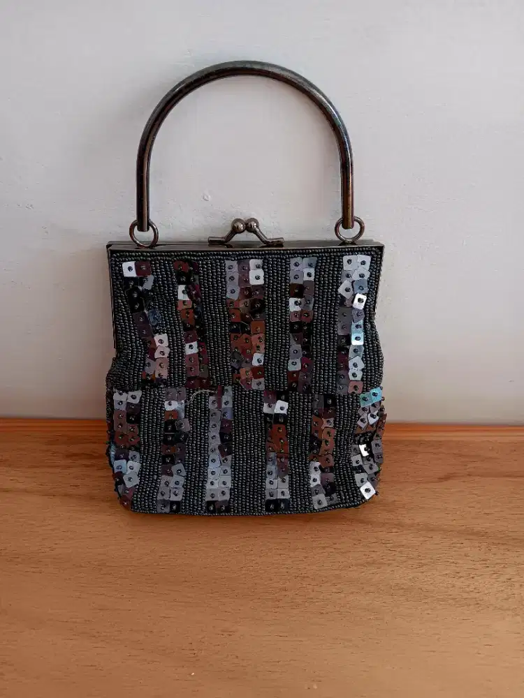 Tas Manik-Manik