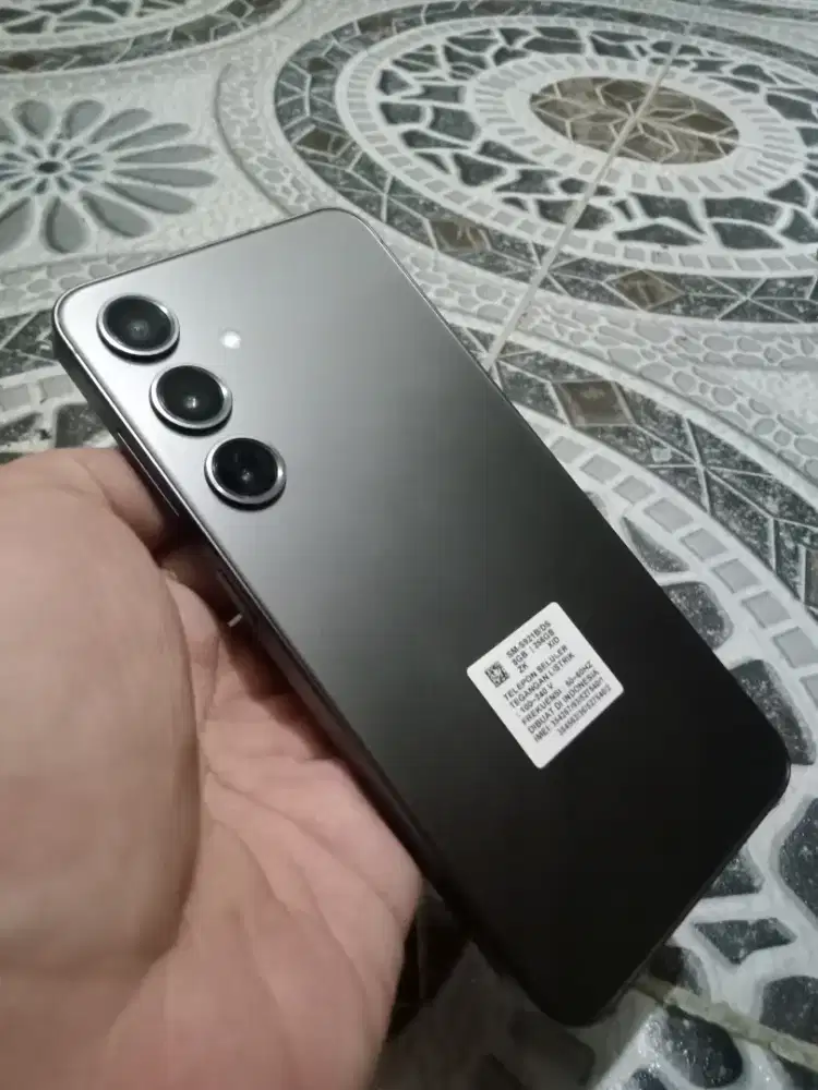 Samsung S24 8/256 SEIN unit only Like New 99%