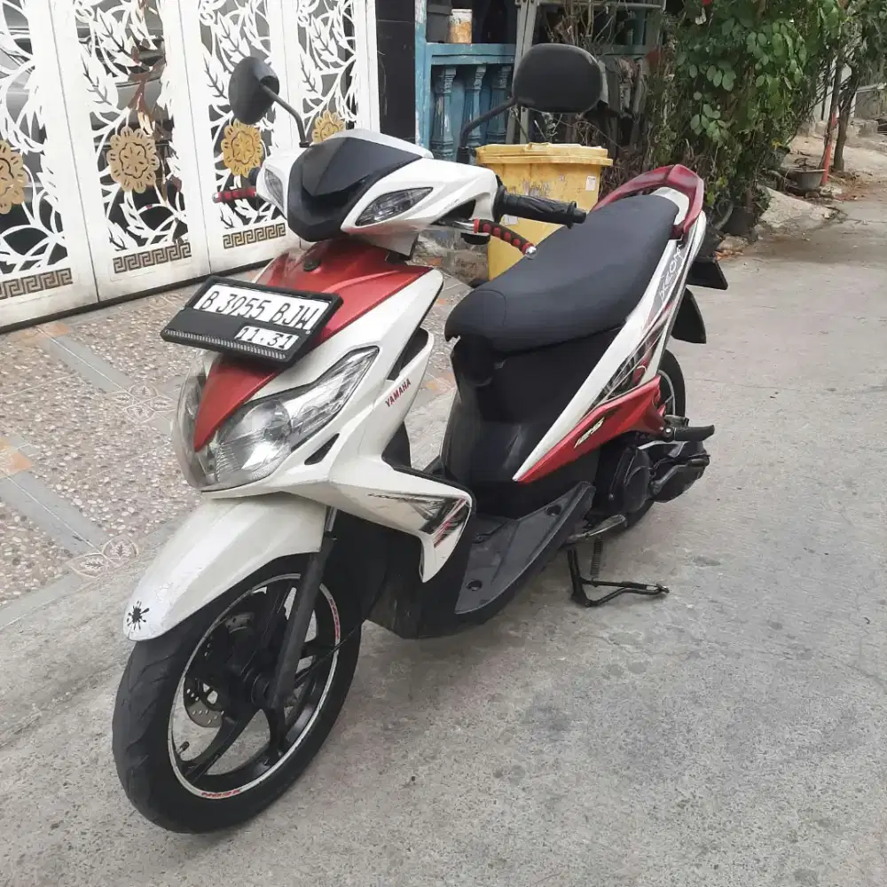 Yamaha Xeon 2011 karbu,ss lengkap mesin bagus stater tokcer,plat B DKI