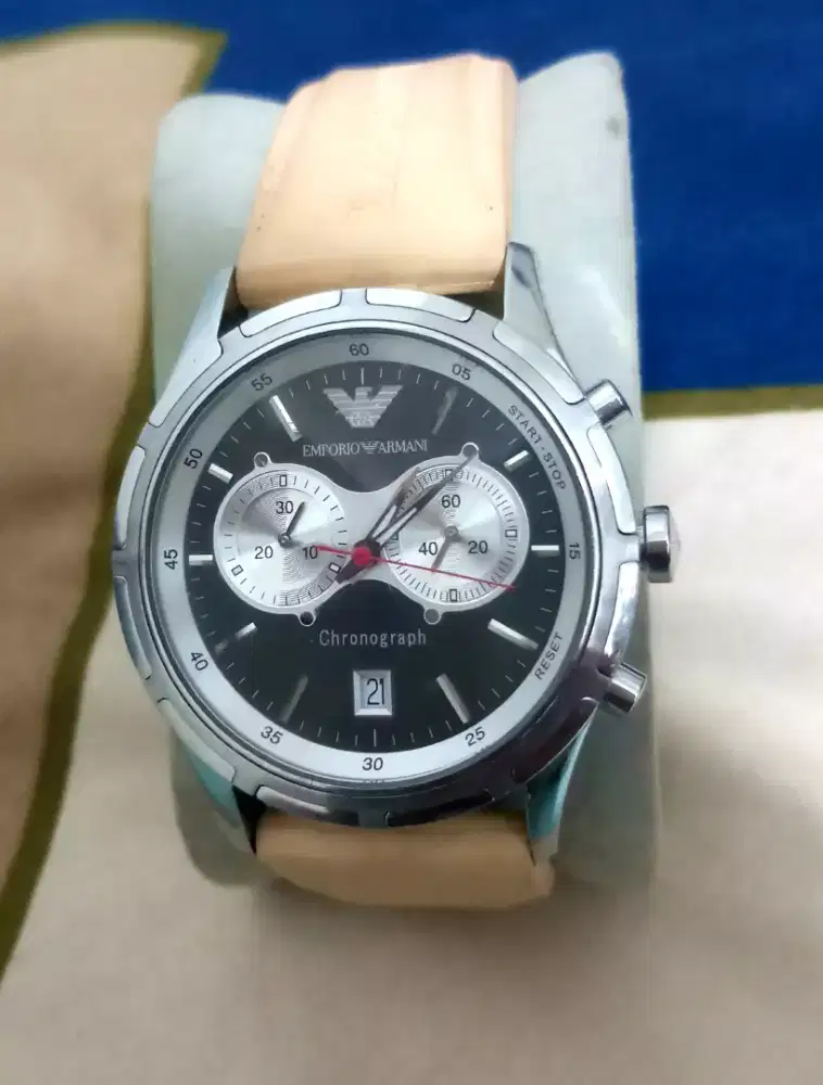 Emporio Armani Jam Ori Crono Likenew Louis Vuitton Burberry Rolex Tumi