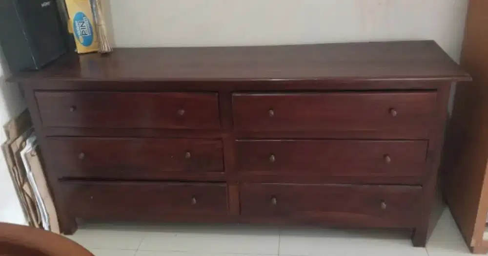 Lemari banyak laci2