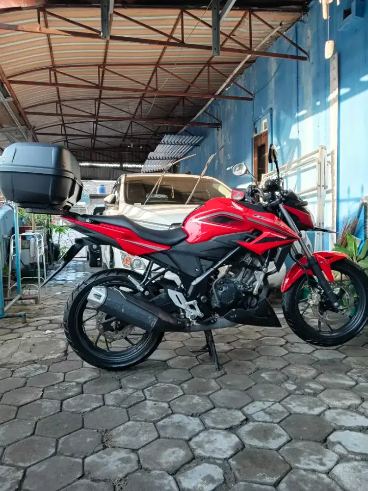 Dijual cepat Honda CB150R Kondisi bagus