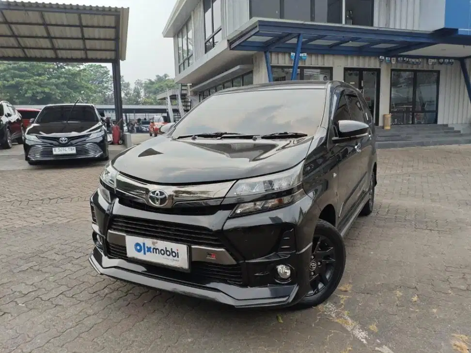 KM Rendah - Toyota Avanza 1.5 Veloz GR Bensin-AT 2021
