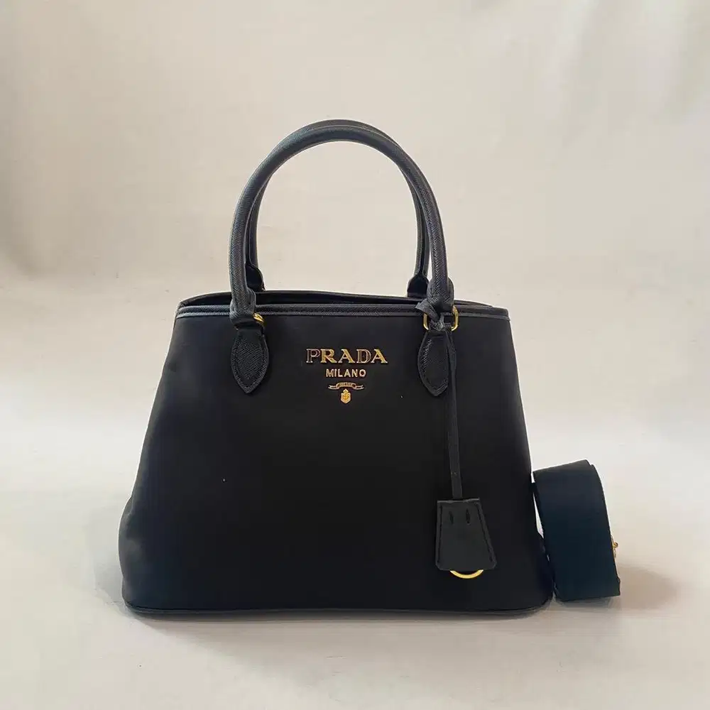Preloved Tessuto Nylon Saffiano Small Tote Nero Authentic